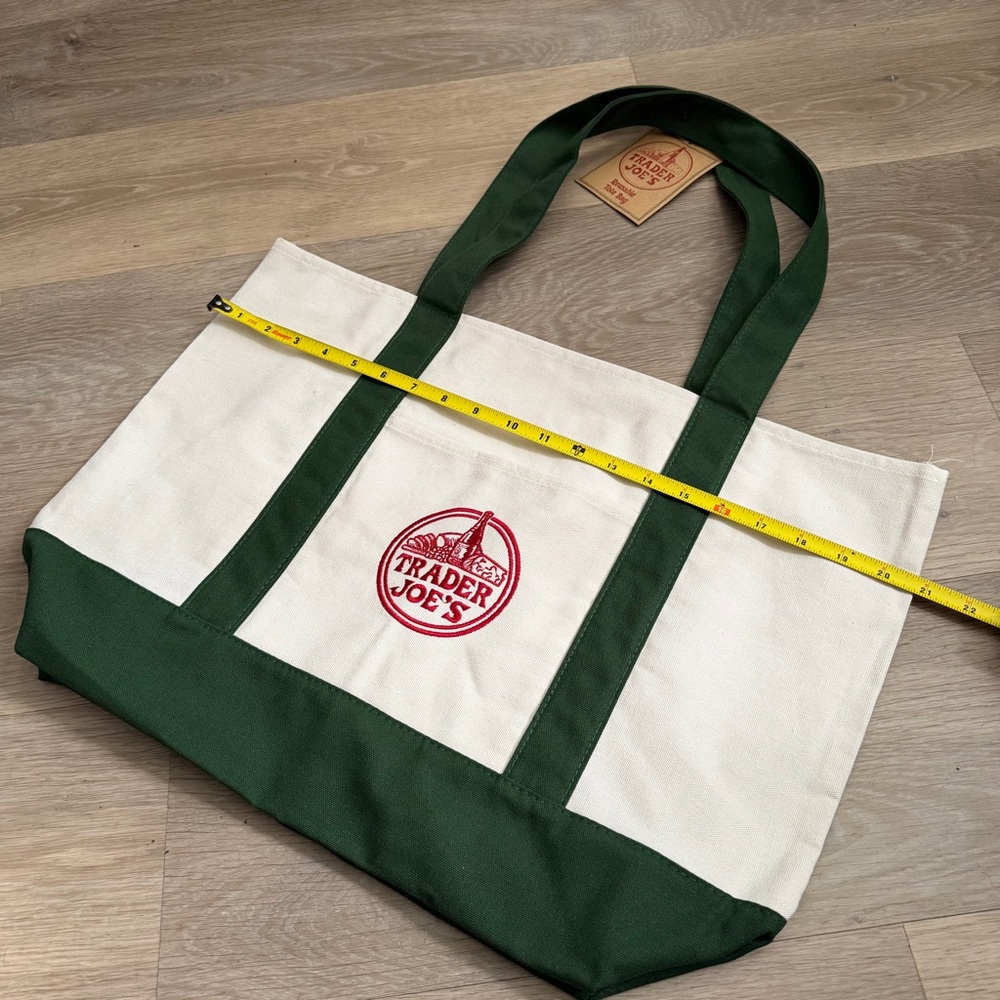 Trader Joe’s Green Reusable Tote Bag Large Canvas Shopping Grocery Bag NEW - Picture 2 of 7